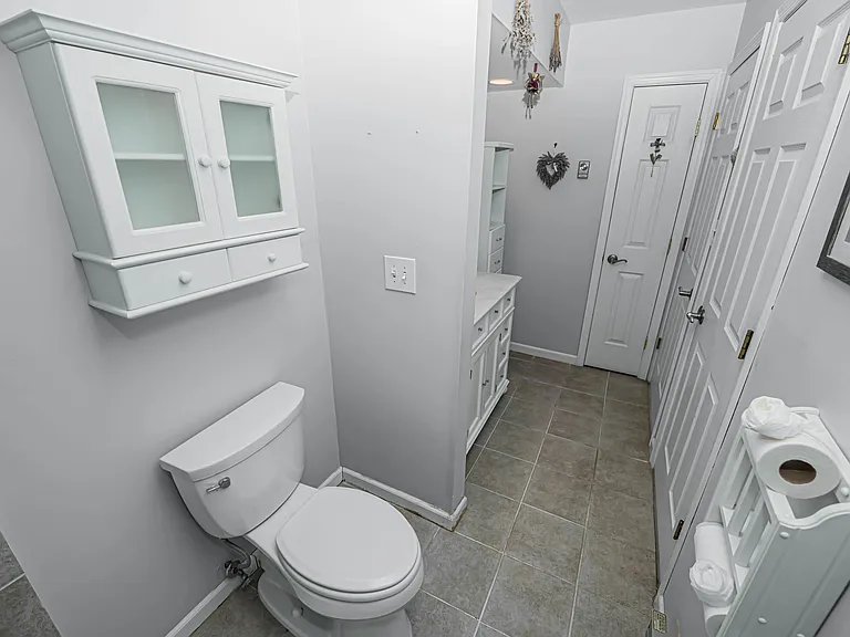 118 Amberly Dr #J — Photo 17