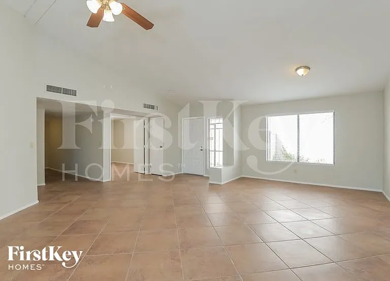 3240 N Hill Farm Dr — Photo 3