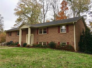 100 Roquemore Rd, Clemmons, NC 27012