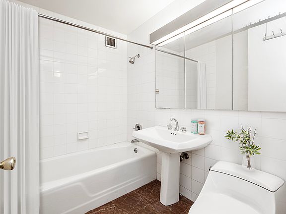 5th image of 525 E 72nd St APT 3H