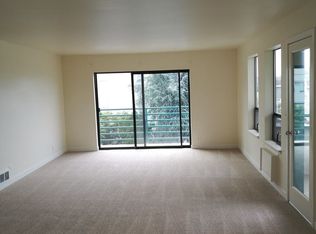 5220 University Way NE APT 201, Seattle, WA 98105