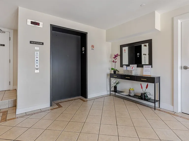 152 Old Colony Ave #10 — Photo 32