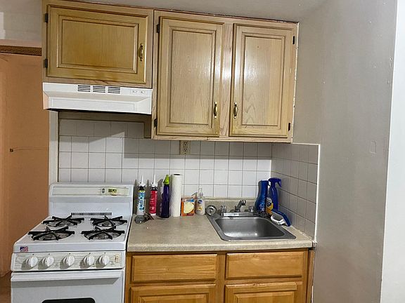 2nd image of 4720 Kings Hwy #B