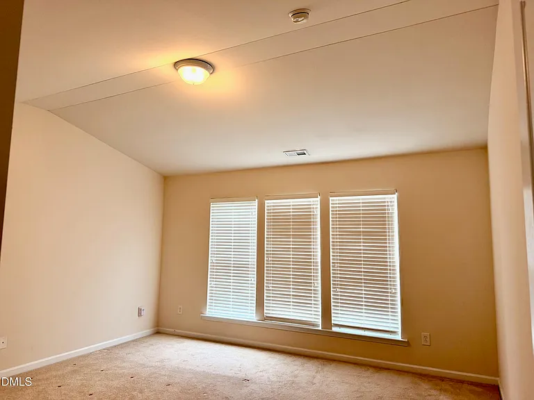 1004 Corwith Dr — Photo 6