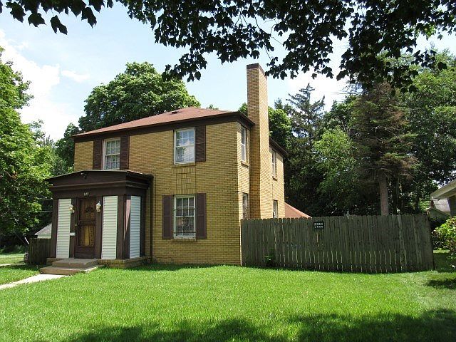 1st image of 127 Willard Ave