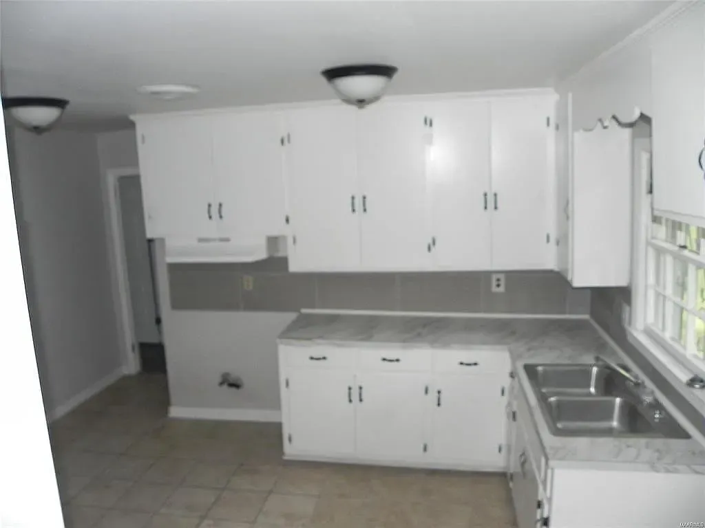 4 bed, 1296 sqft, $500 — Photo 4