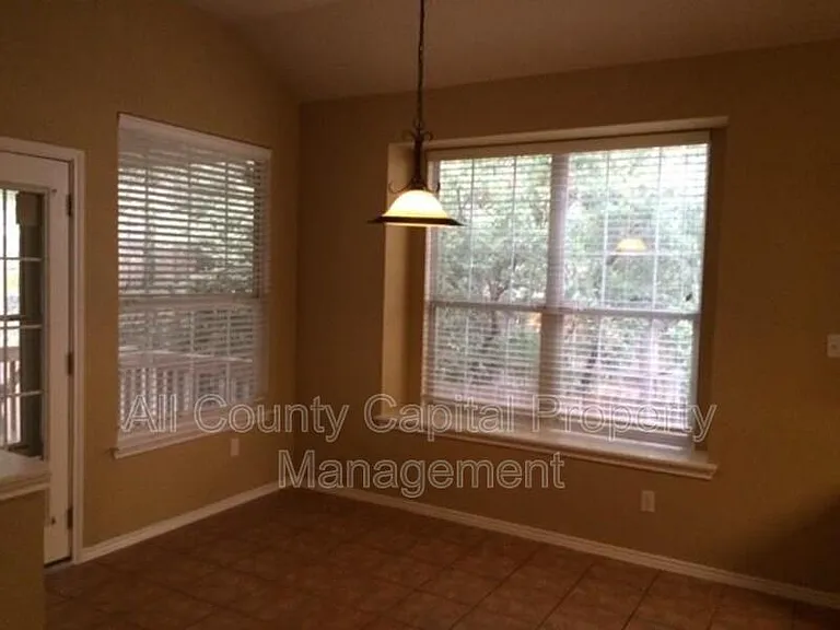 401 Warm Moon Cv #401 — Photo 12