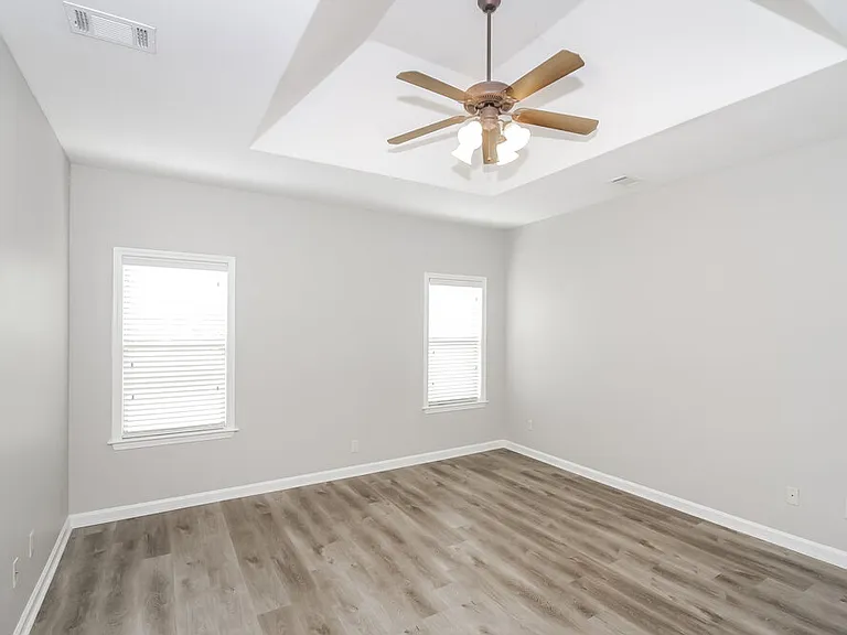 1457 Sawmill Creek Ln — Photo 9