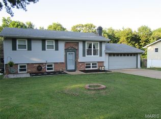 3712 Gail Dr, Imperial, MO 63052
