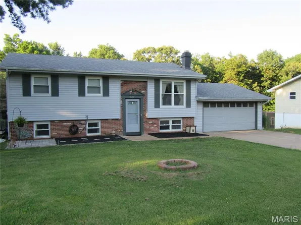 3712 Gail Dr, Imperial, MO 63052