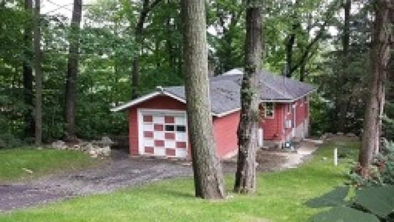 1st image of 82 Lakeside Dr