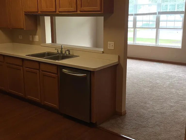 2880 Stonewater Dr — Photo 20
