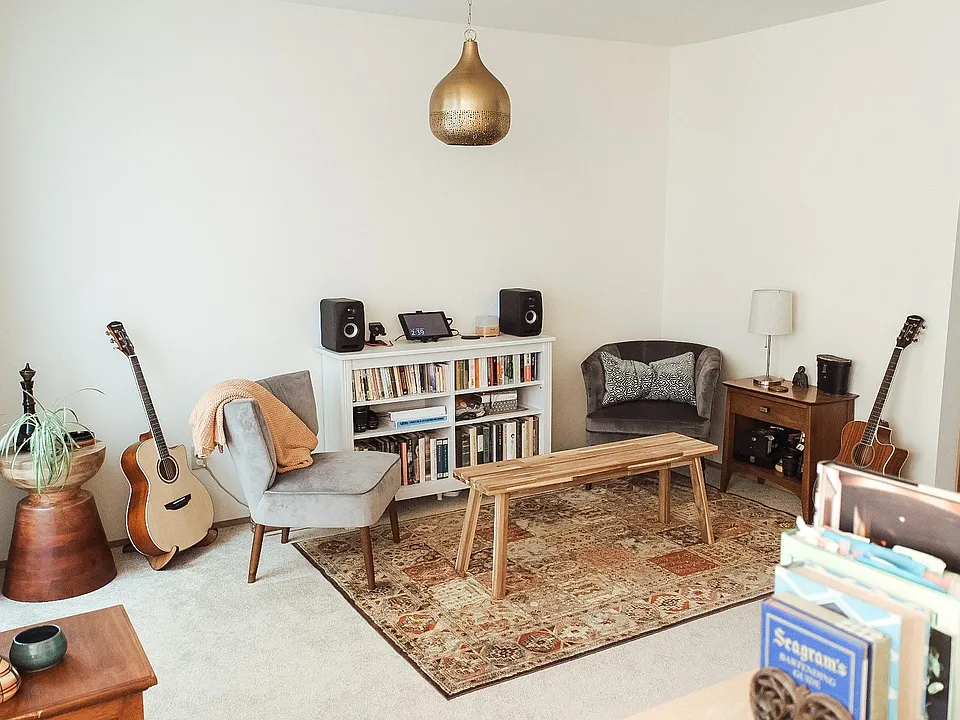 Dining area(now upgraded with vinyl plank flooring since this was taken)