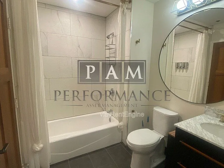 234 N Broadway — Photo 17