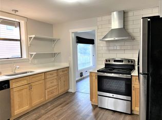 749 N 105th St #A, Seattle, WA 98133