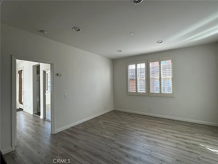 611 McKenna St — Photo 9