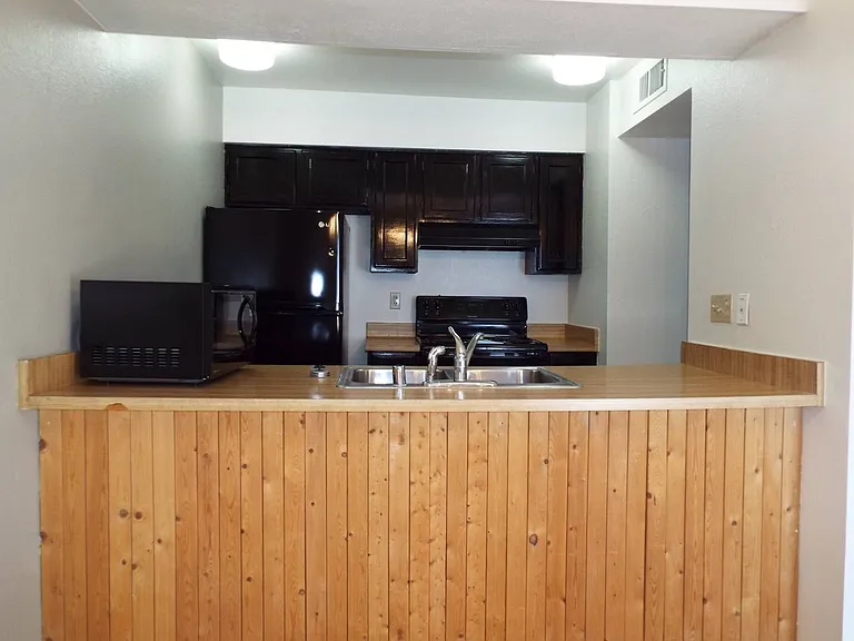 1688 W Village Way — Photo 2