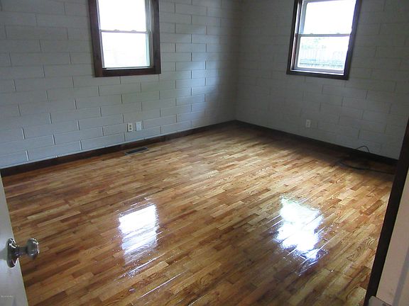 5th image of 3085 Marquette Ave