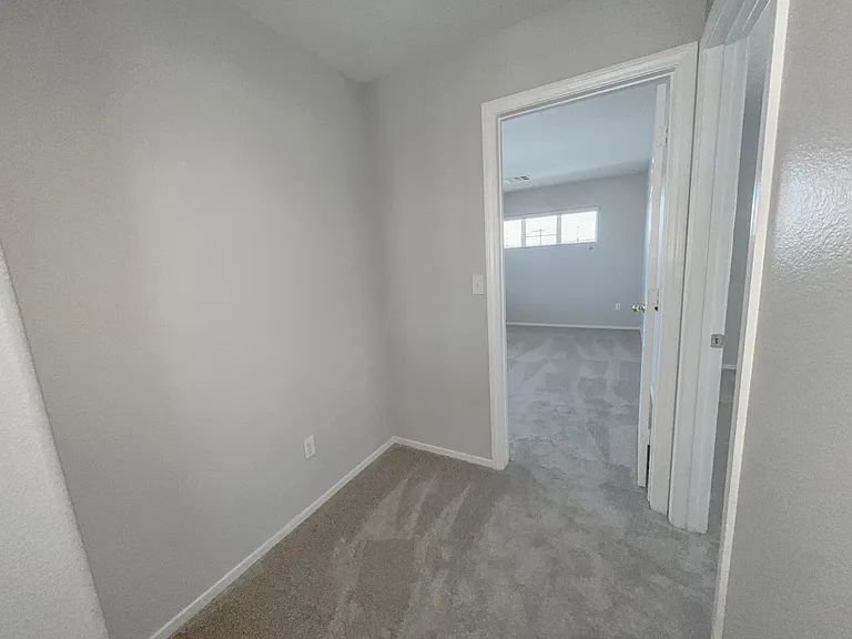 5646 Saint Elias St — Photo 49