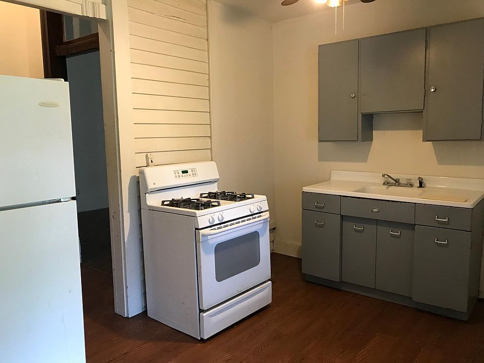 2nd image of 1821 S Main St #4