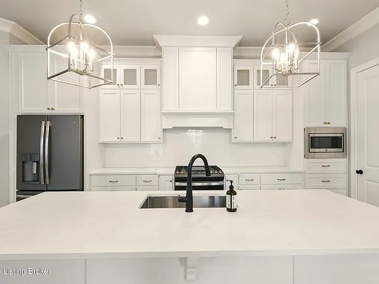 6218 Mistflower Cir — Photo 13