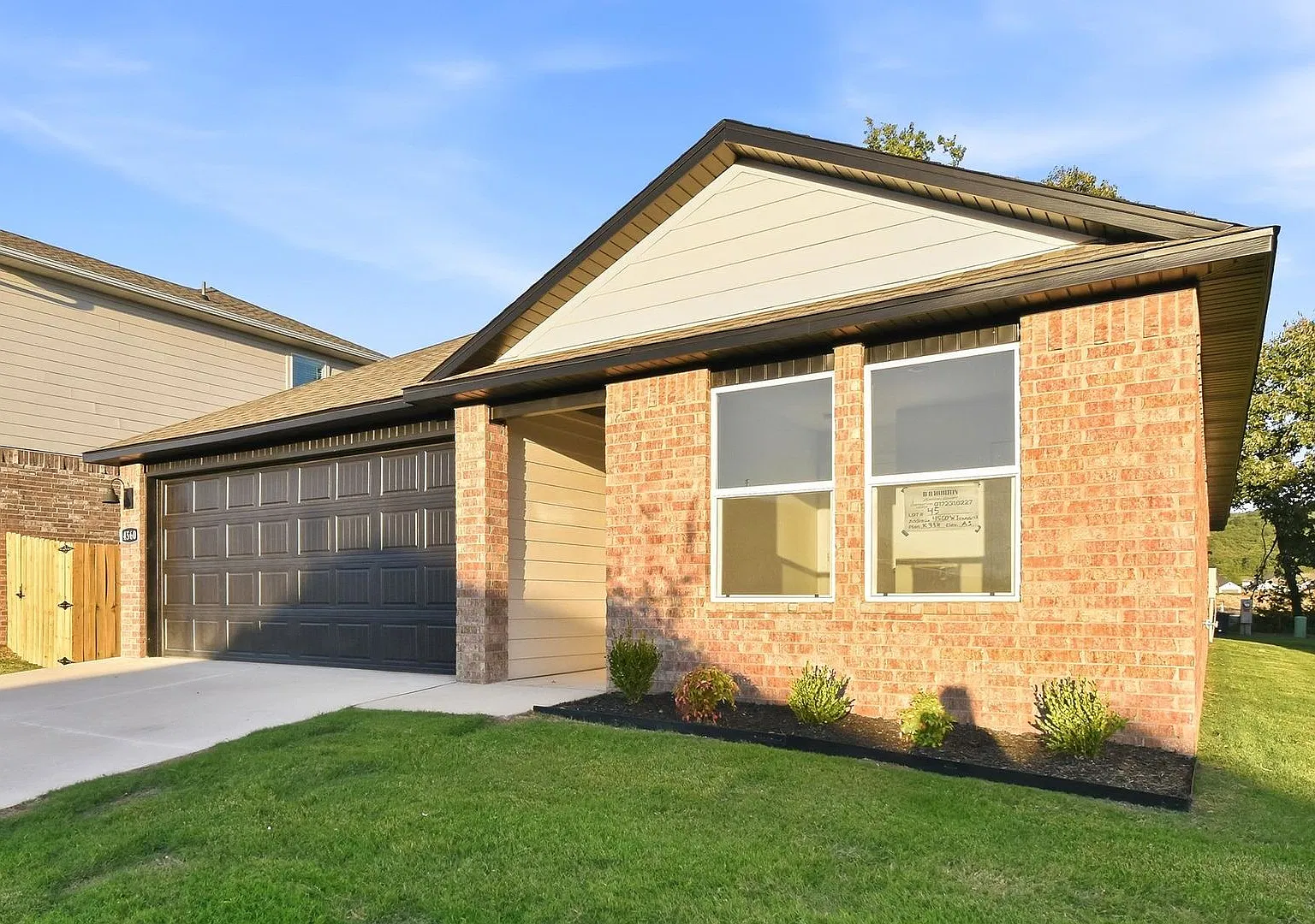 BrandNew 4 Bed / 3 Bath Home with Modern Finishes — Photo 3
