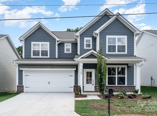 111 Pinewood Dr, Huntersville, NC 28078