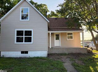 518 N 1st St, Knoxville, IA 50138