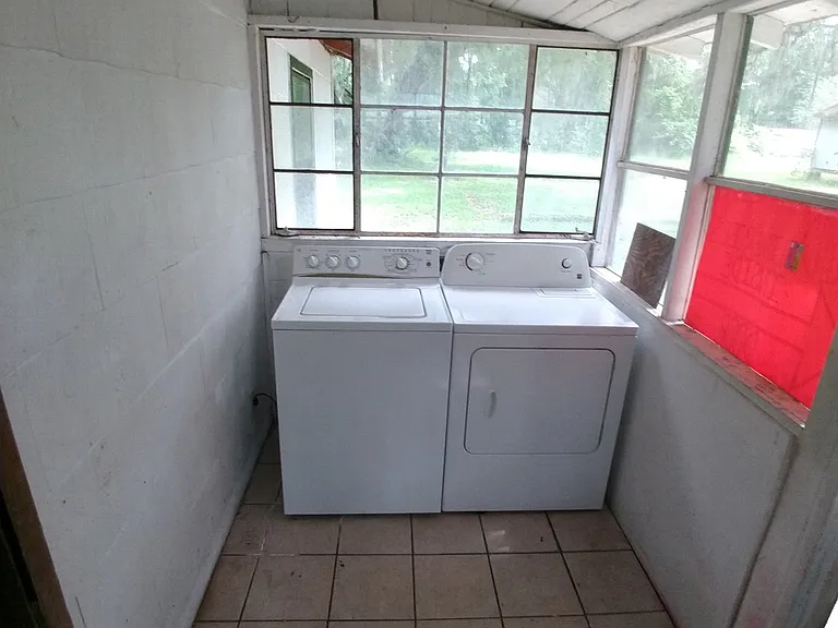 1775 NW 28th Pl — Photo 5