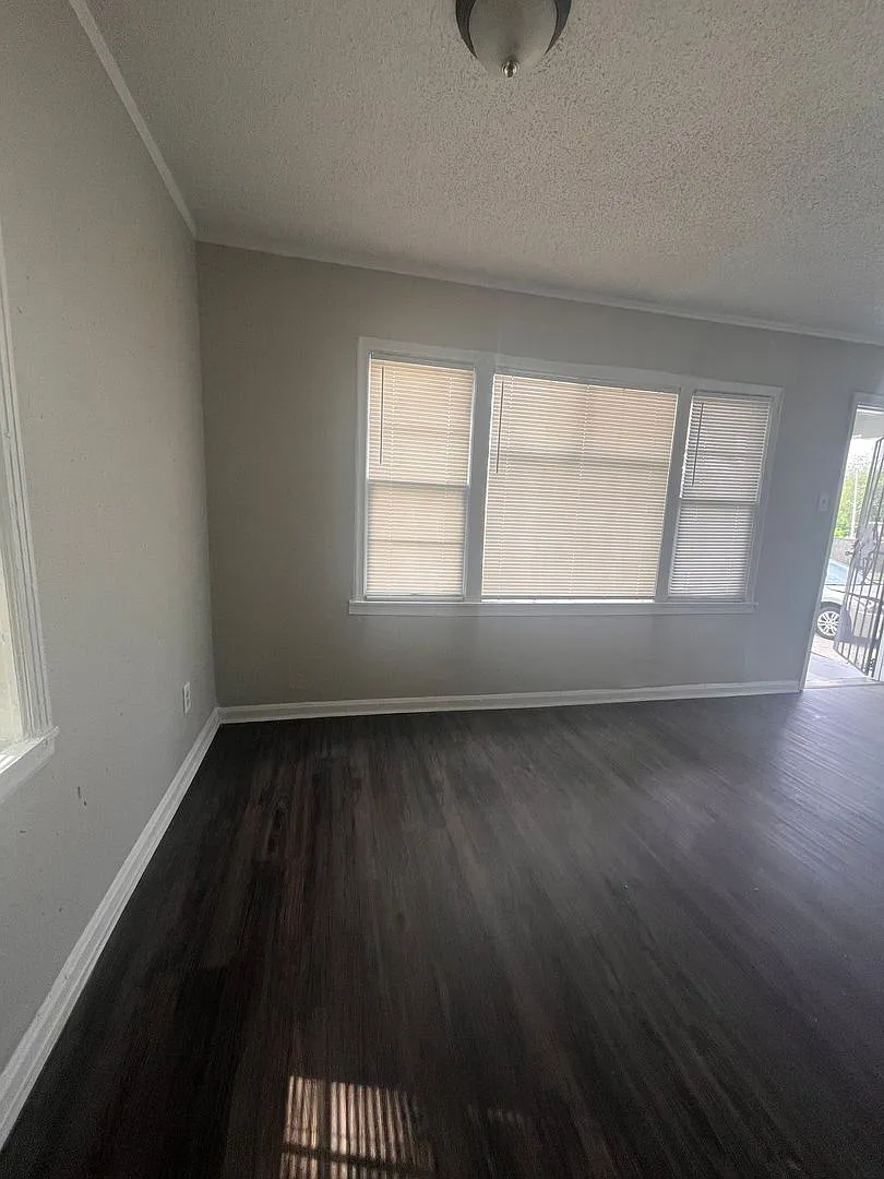 Newly Renovated Unit in Heart of Memphis — Photo 2