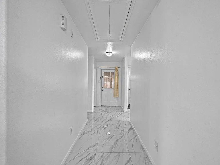 8131 Golden Trace Ct — Photo 10