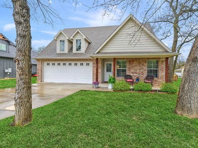 209 Comanche Dr, Lake Kiowa, TX, 76240