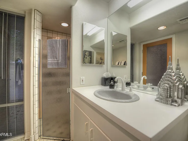 1523 W Vista Ave — Photo 18