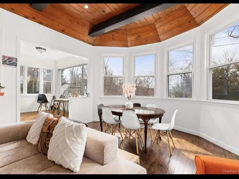 3404 Mohegan Ave — Photo 7