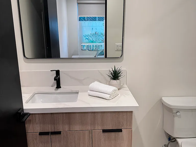 4152 Cahuenga Blvd #9 — Photo 37