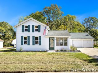 96 S Center St, Saranac, MI 48881