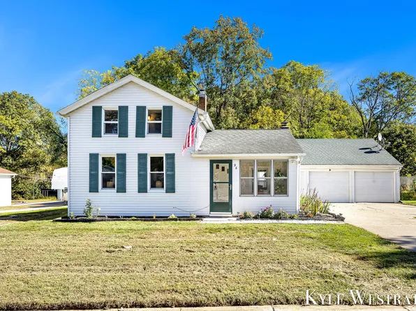 96 S Center St, Saranac, MI 48881
