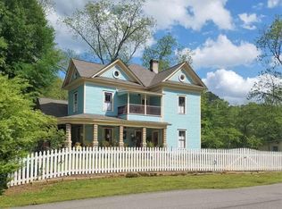 4450 Maple Dr, Acworth, GA 30101