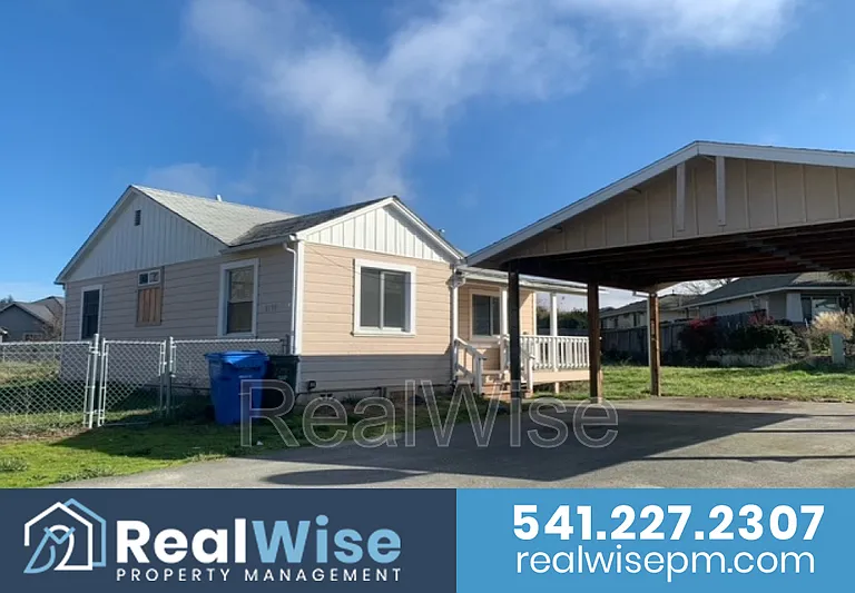 1799 Williams Hwy — Photo 1