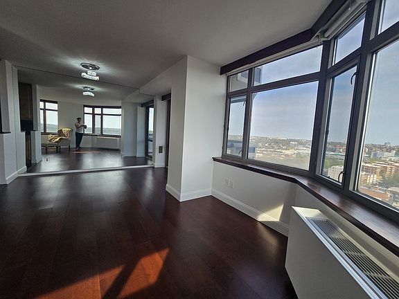 4th image of 112-01 Queens Blvd #19C