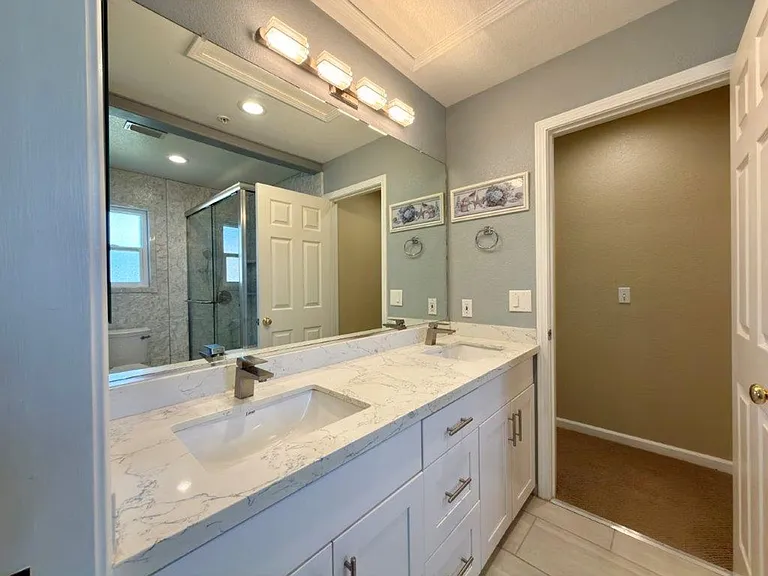 94 S Newport Dr — Photo 28