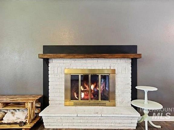 5th image of 2108 6th Ave S
