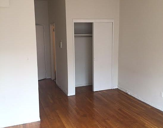 3rd image of 409 E 88th St APT 4B