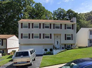 8311 White Star Ct, Springfield, VA 22153