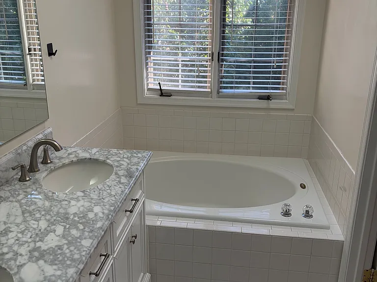 2032 Madrillon Springs Ct — Photo 14