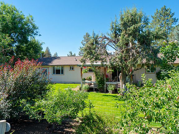 3rd image of 2218 SW 79th St