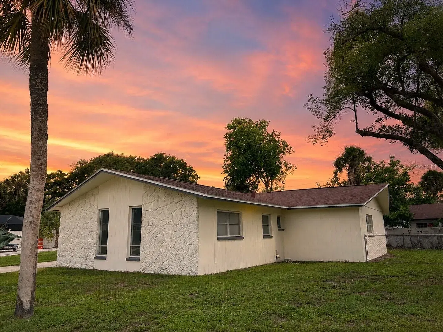 3 bed, 1492 sqft, $2,500 — Photo 1
