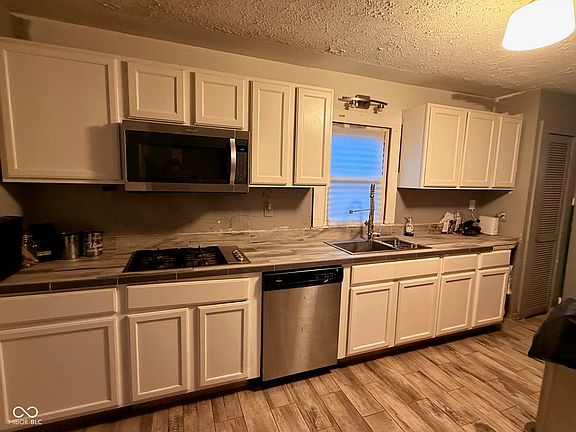5th image of 1125 N Bonar Ave