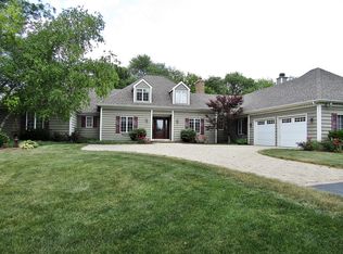 39W906 Stonecrop Ct, St Charles, IL 60175