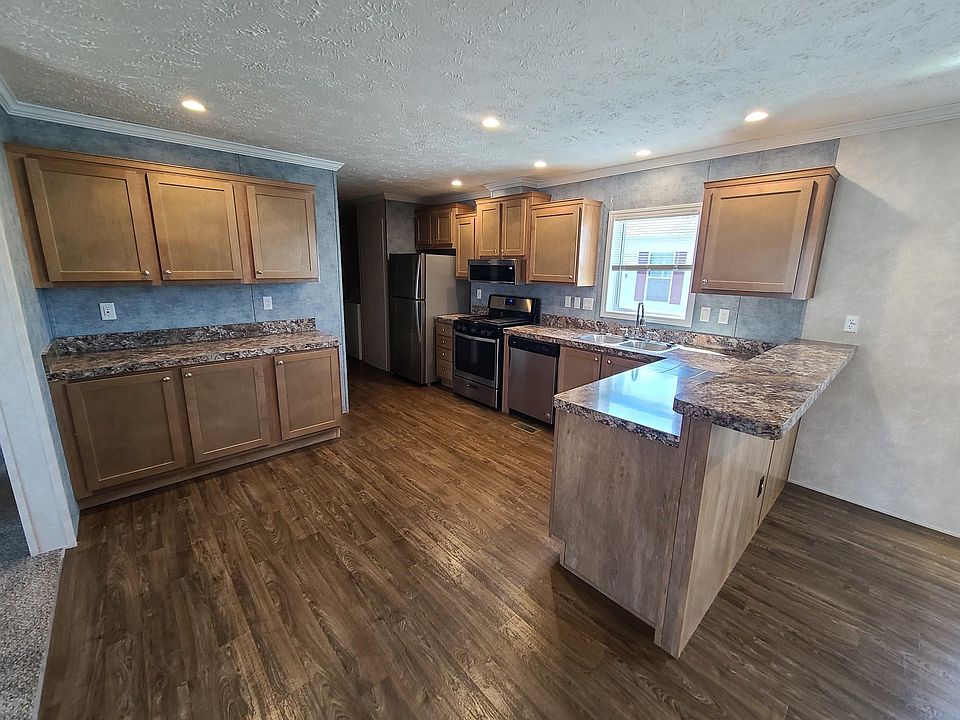 1st image of 516 Courtland Ln #671